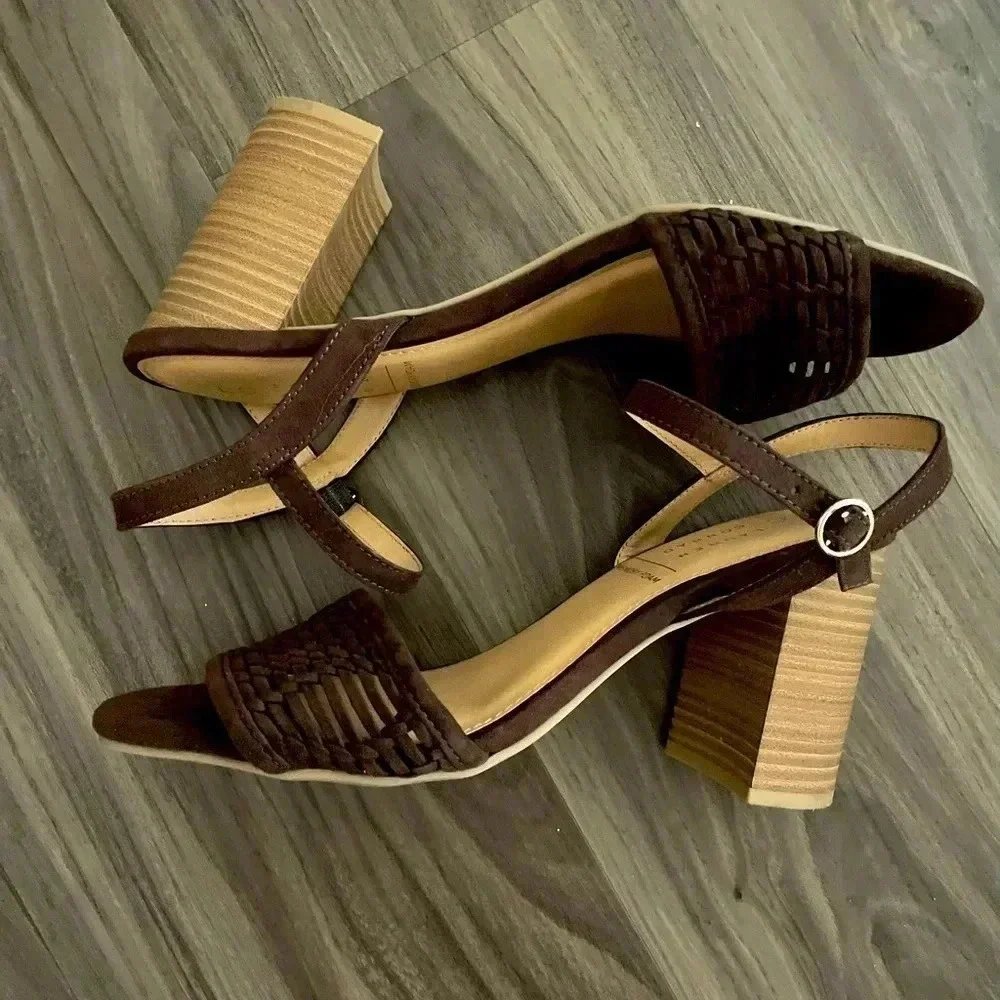 Lauren Conrad women’s espadrille memory foam brown heels size 9